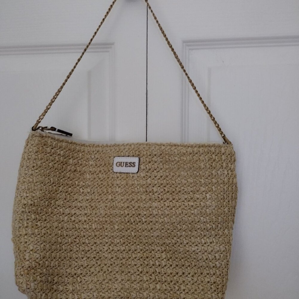 GUESS Woven Straw Shoulder Bag Beige Gold Chain Summer Clutch Resort Style - Picture 9 of 9